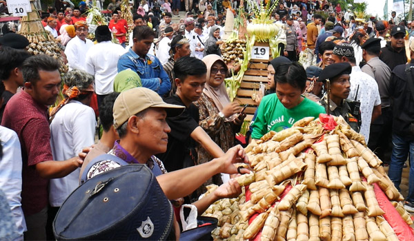 Tradisi Sewu Kupat Akan Dipatenkan, Siap Jadi Event&nbsp;Nasional