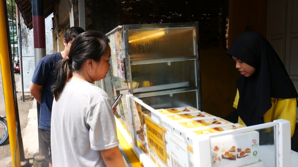 Pukis Kota Baru Idola Warga Kudus, Teksturnya Halus, Ukurannya Besar