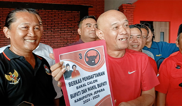 Ambil Formulir Pendaftaran Bacabup, Dian Kristiandi Berharap PDI-P dan Golkar Menjadi Koalisi