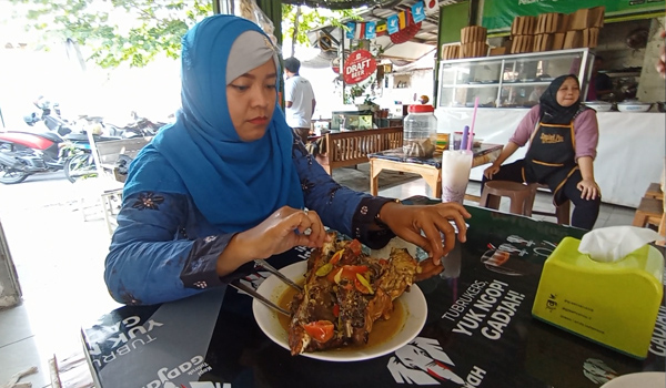 Menikmati Sensasi Pedasnya Kuliner Ndas Manyung Khas&nbsp;Pati