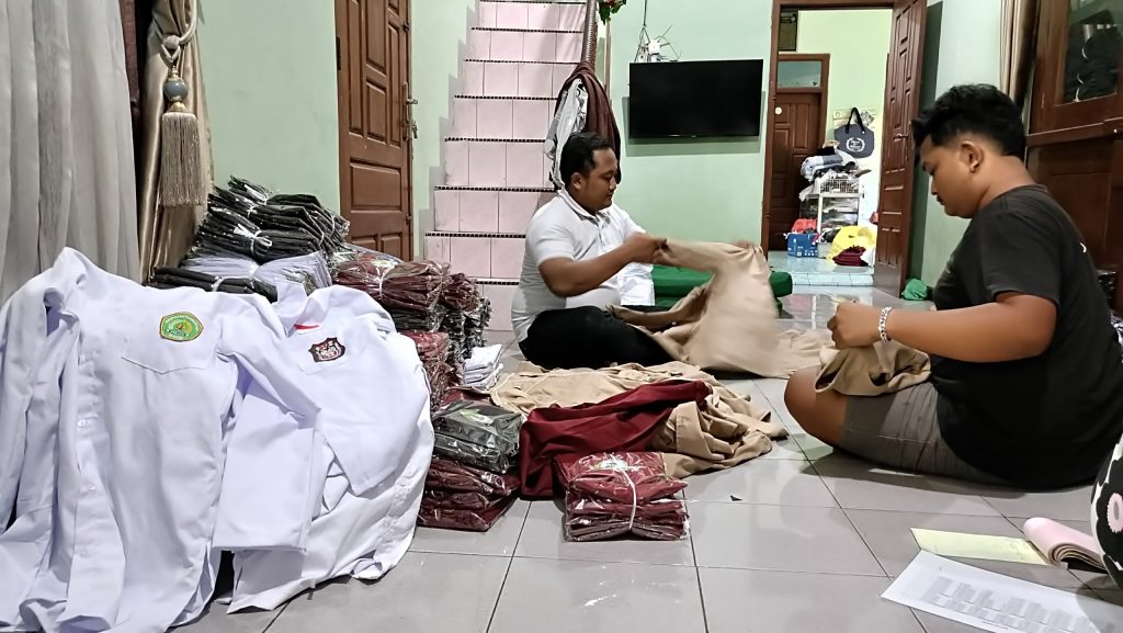 Pesanan Seragam Sekolah di Primadona Collection Meningkat 200&nbsp;Persen