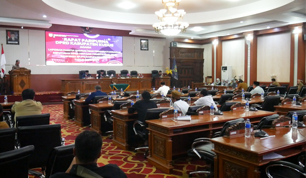 Molor 3 Jam, Rapat Paripurna DPRD Kudus Hanya Diikuti 11 Anggota