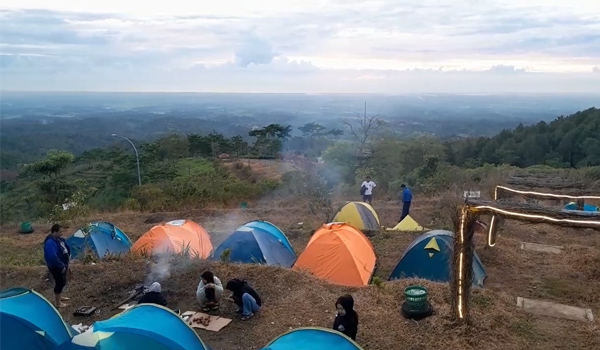 Menikmati Liburan Seru dengan Kamping di Bukit Pengusen Pati