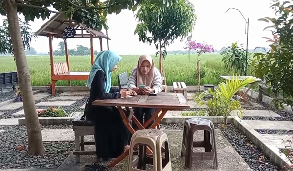 Tawarkan Konsep Pedesaan yang Sejuk, Kafe Lentera di Tayu Ini Selalu Ramai Pengunjung