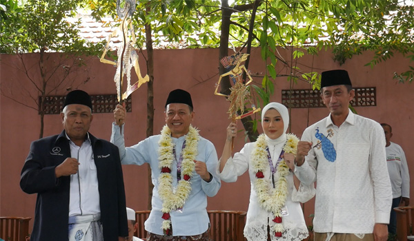 Daftar ke KPU, Owner PO Haryanto Beri Sam’ani-Bellinda Wayang Bima dan&nbsp;Srikandi